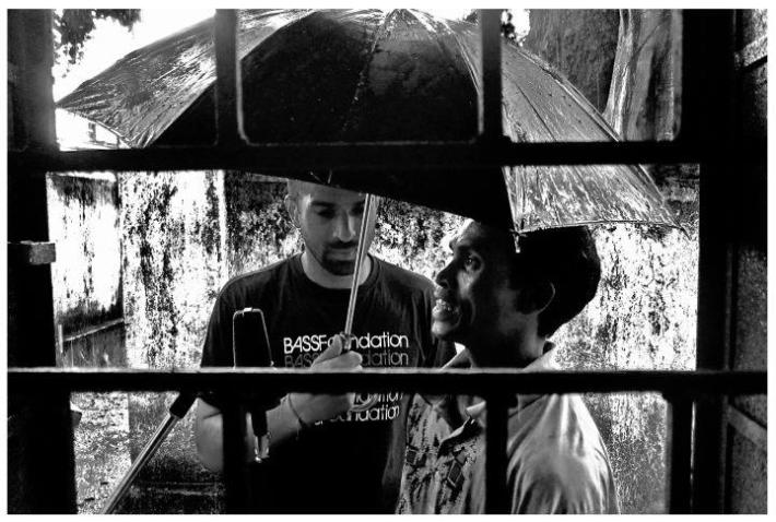 Taru Dalmia (left) collaborating with the musician Lima (right) in the tribal village of Kucheipadar in South Orissa. 